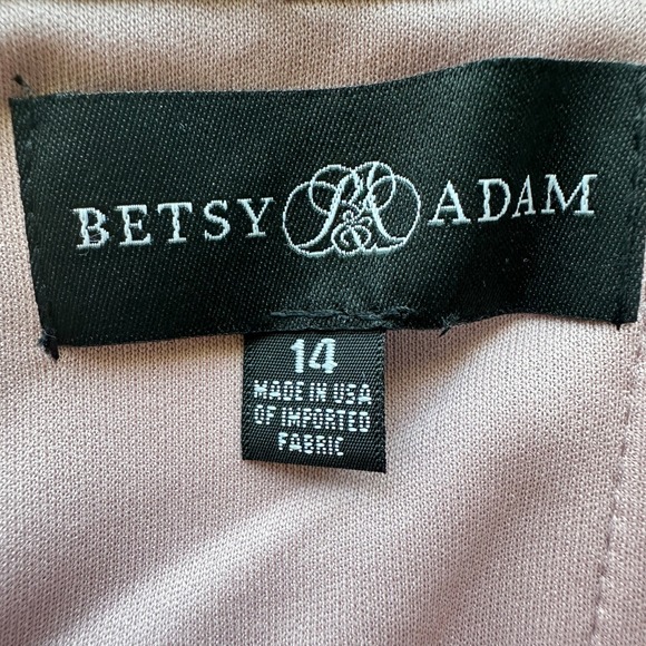 Betsy & Adam Mermaid Gown Off Shoulder Coquette Formal Wedding Rose Size 14 NWT - Picture 5 of 13